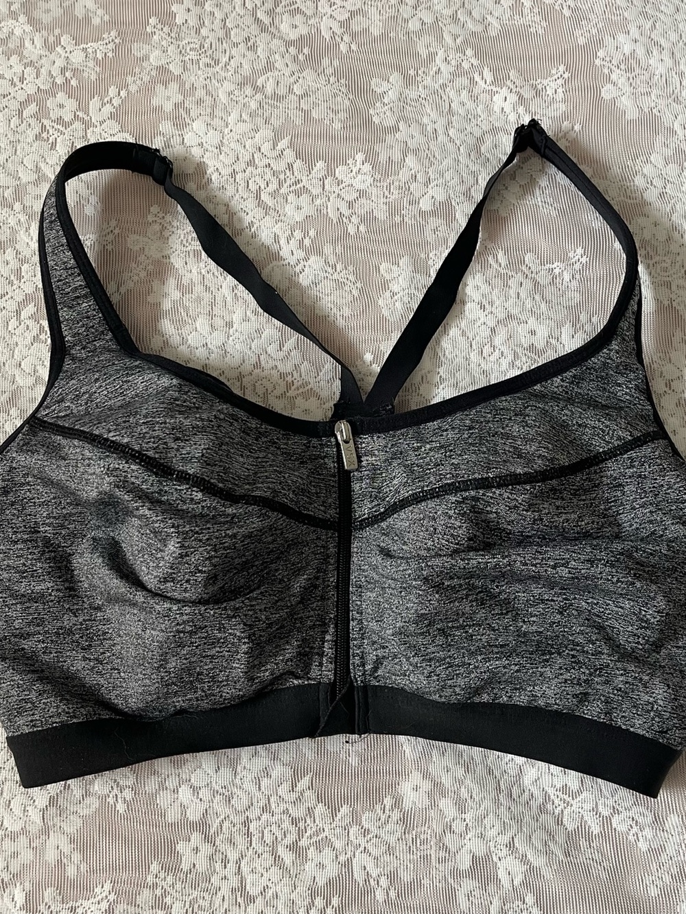 Victoria’s Secret VSX Front-Zip Sports Bra 36DD
